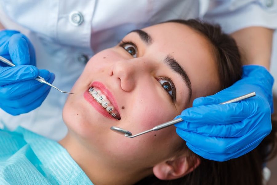 Read more about the article În cât timp se văd rezultatele unui tratament cu aparat dentar ortodontic?